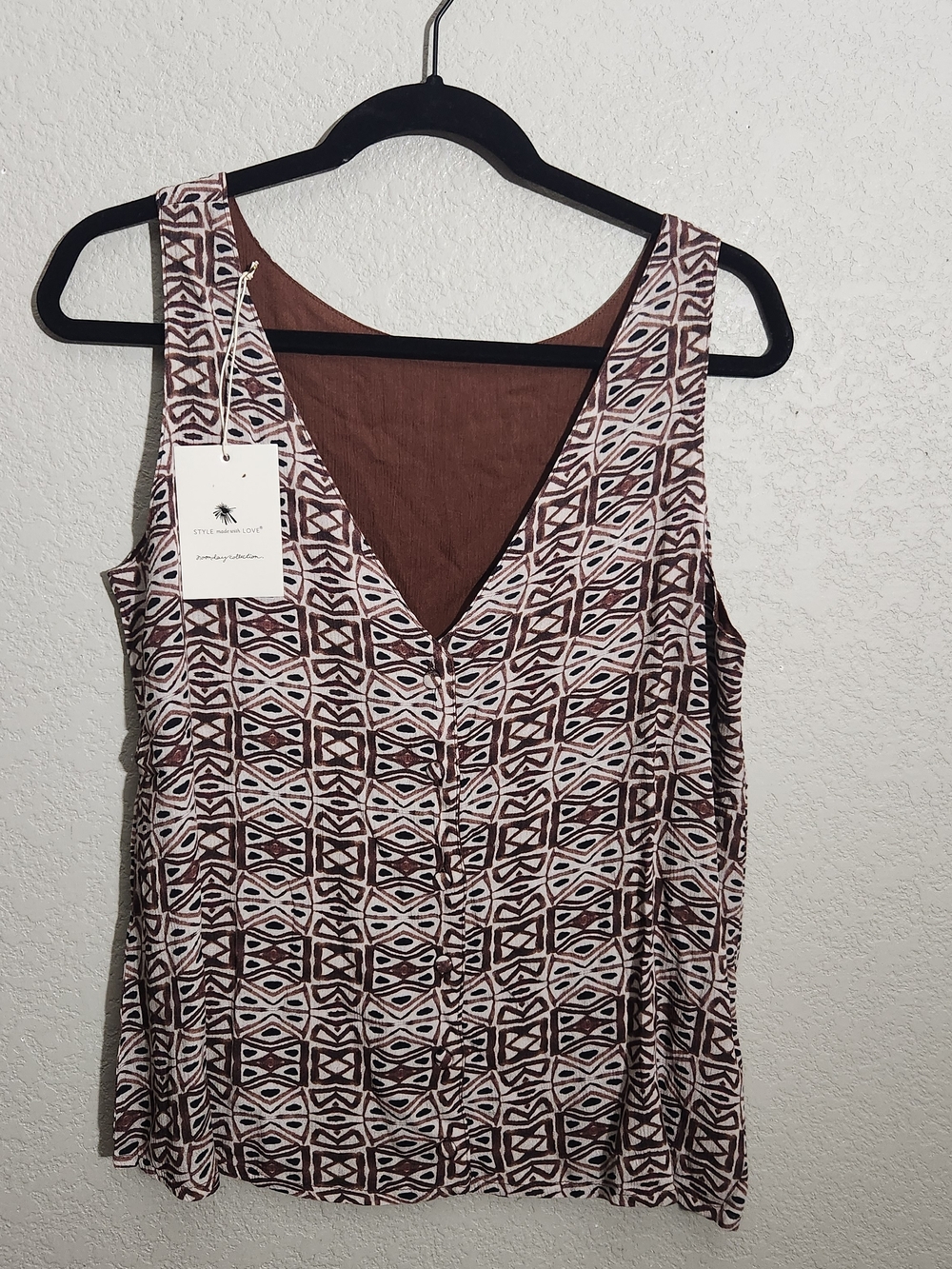 Brown Geometric Print V-Neck Sleeveless Top Button Size 1